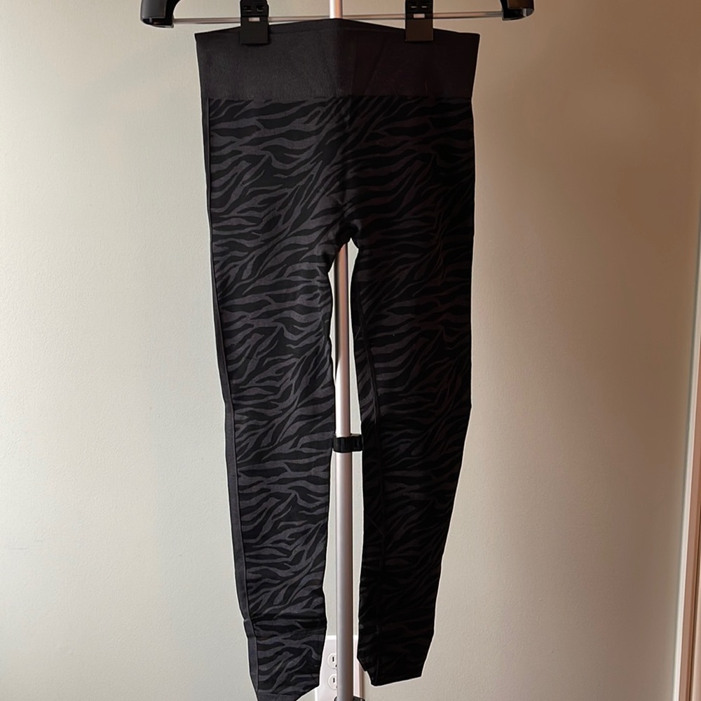 Ivivva leggings -excellent condition - size 14